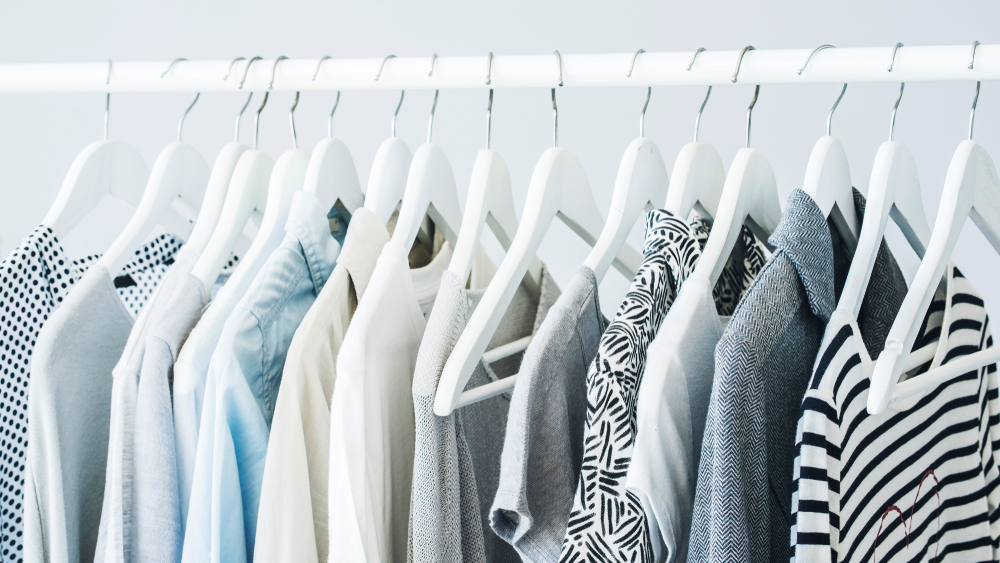 how to store hanging clothes in storage unit
